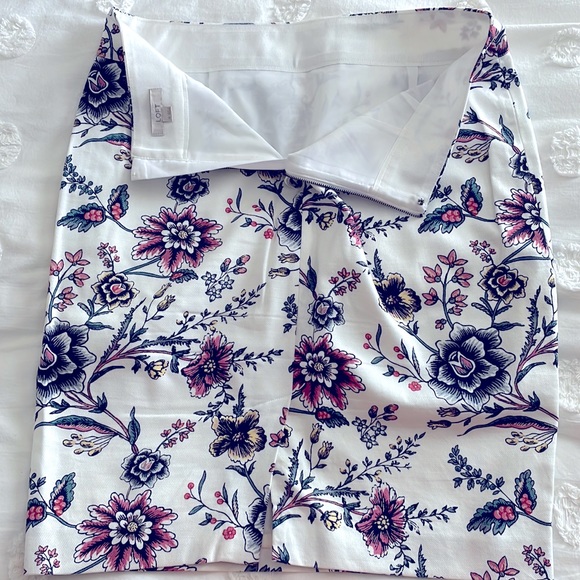 LOFT pencil skirt - Picture 4 of 4